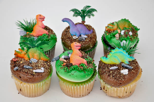 dinosaur cupcakes cake